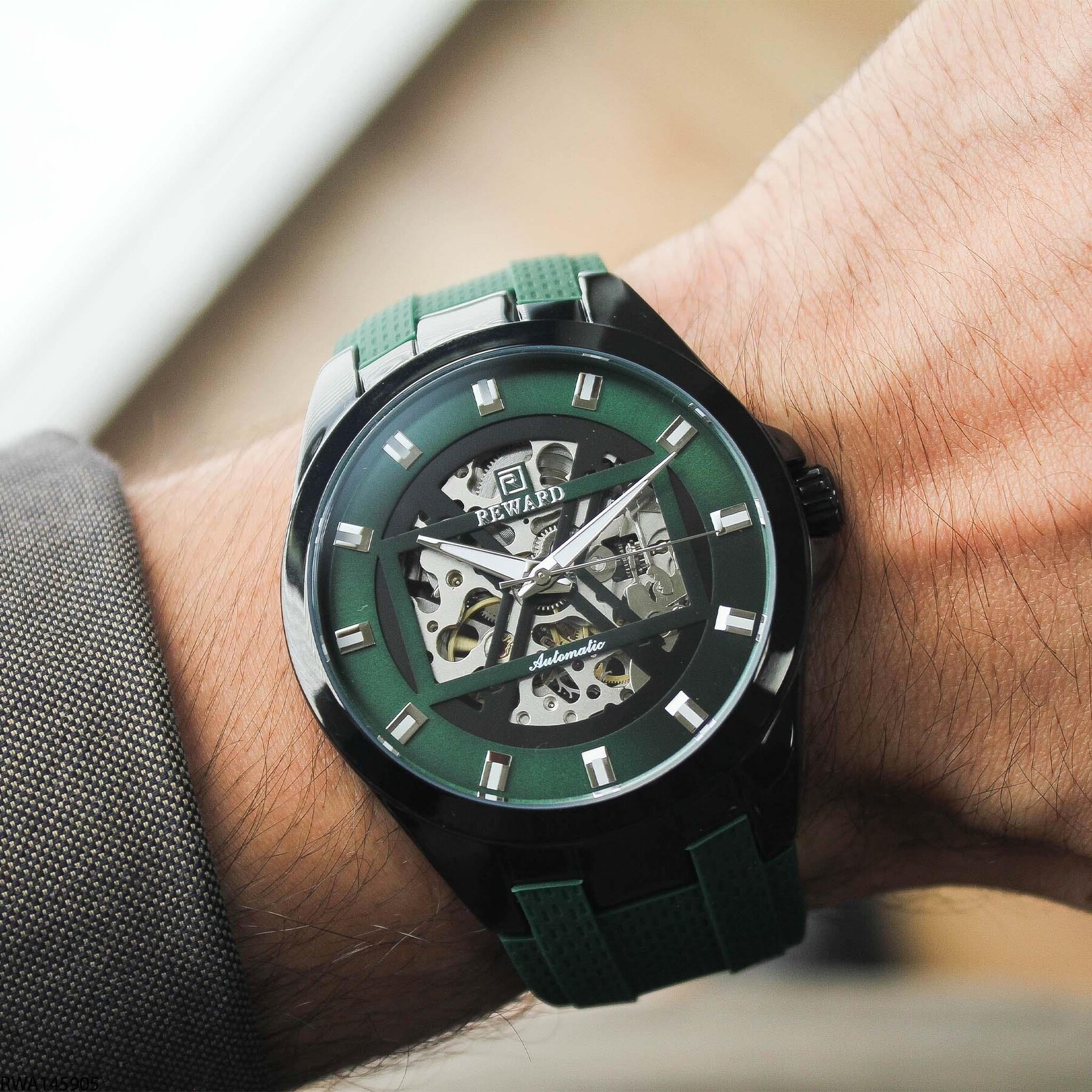 Reward RWA145905 Silikon Kordonlu Otomatik Erkek Kol Saati