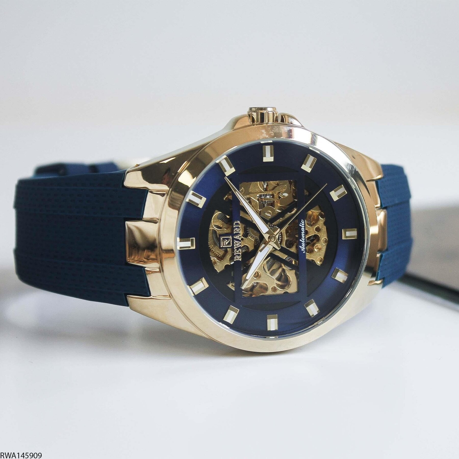 Reward RWA145909 Silikon Kordonlu Otomatik Erkek Kol Saati