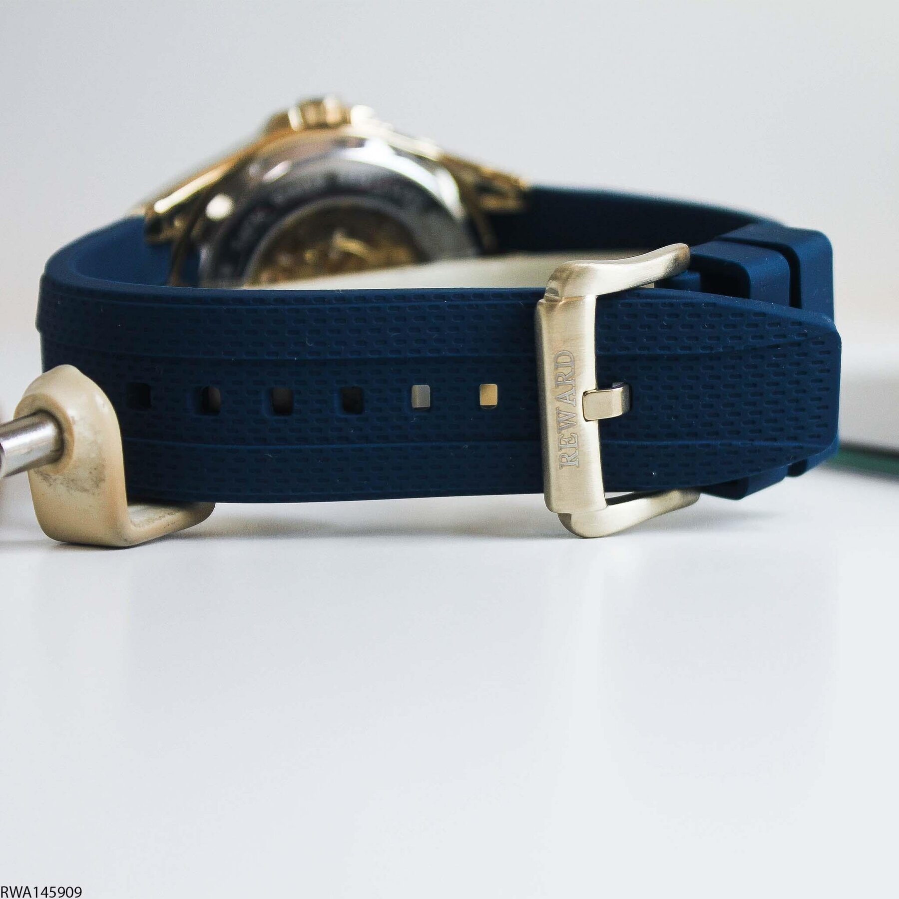 Reward RWA145909 Silikon Kordonlu Otomatik Erkek Kol Saati