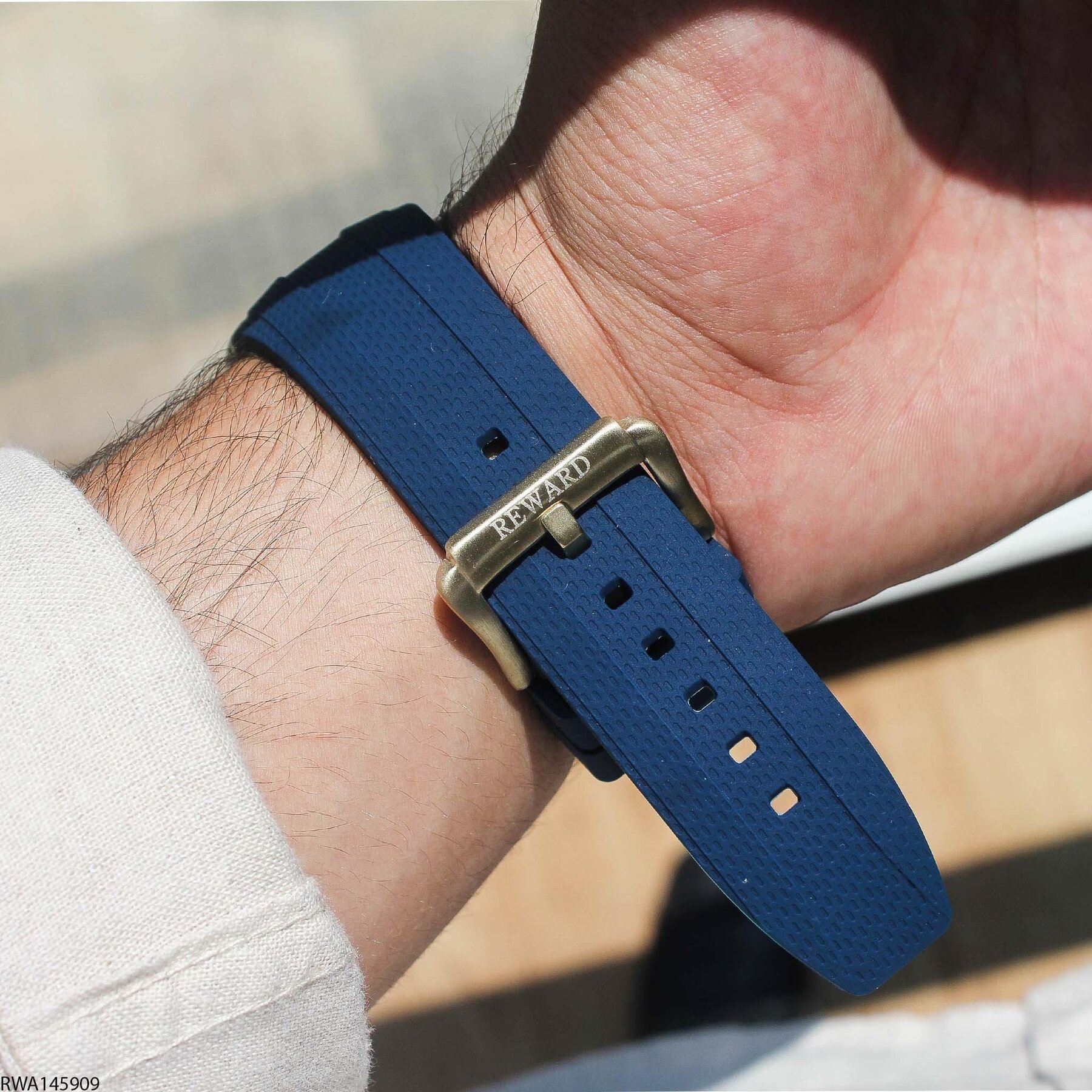 Reward RWA145909 Silikon Kordonlu Otomatik Erkek Kol Saati