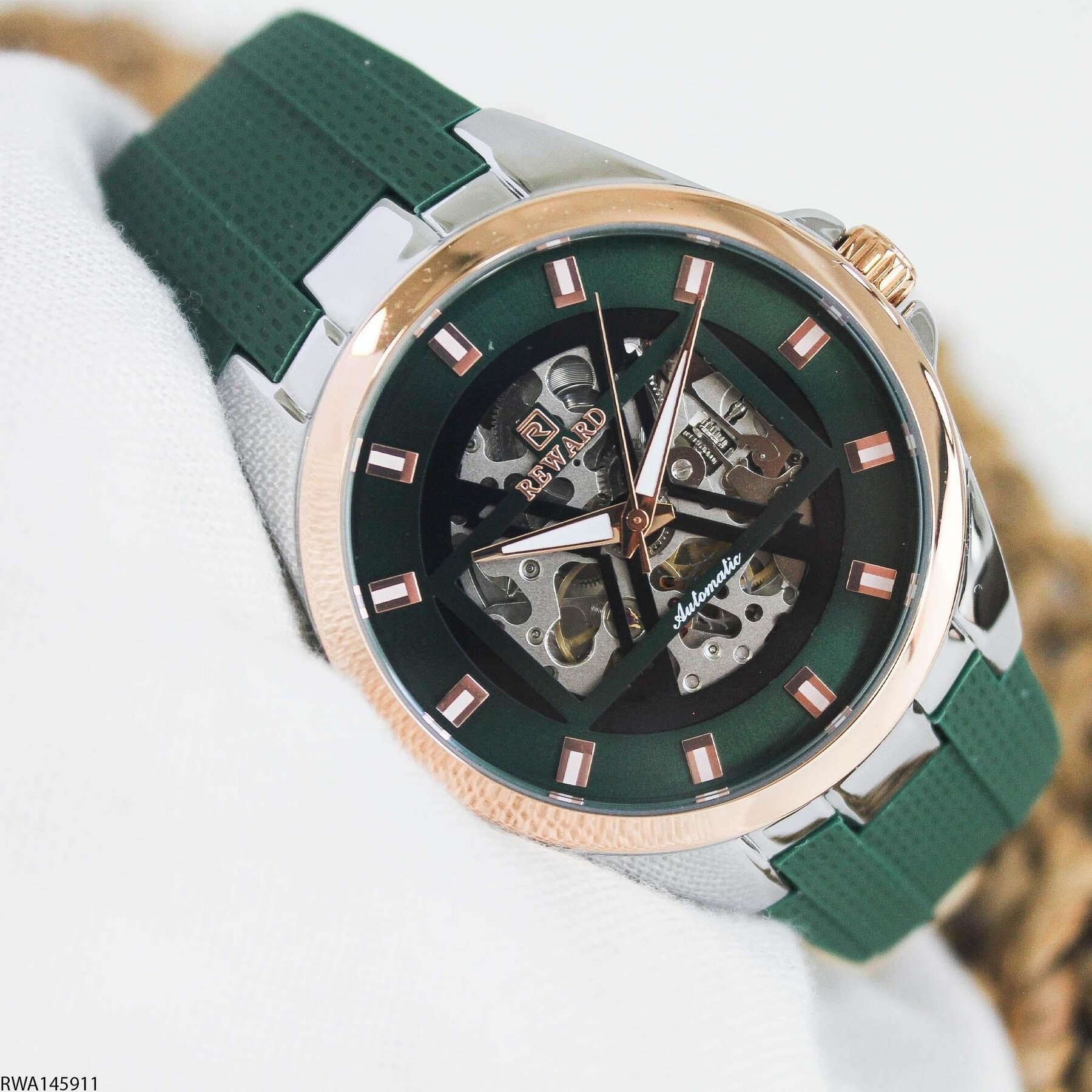 Reward RWA145911 Silikon Kordonlu Otomatik Erkek Kol Saati