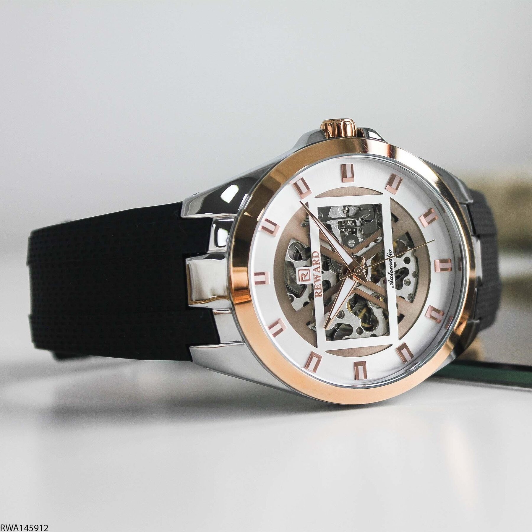 Reward RWA145912 Silikon Kordonlu Otomatik Erkek Kol Saati