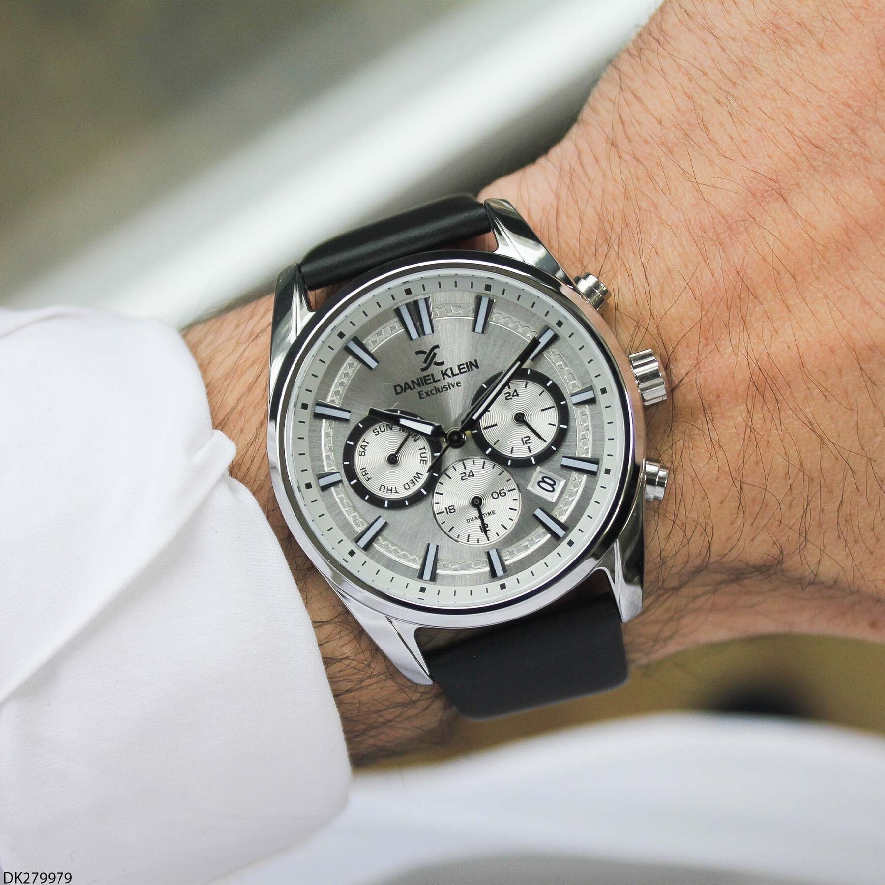 Daniel Klein DK279979 Deri Kordonlu Erkek Kol Saati