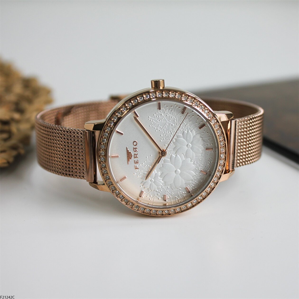 Ferro F21242C-1 Çelik Hasır Kordonlu Kadın Kol Saati