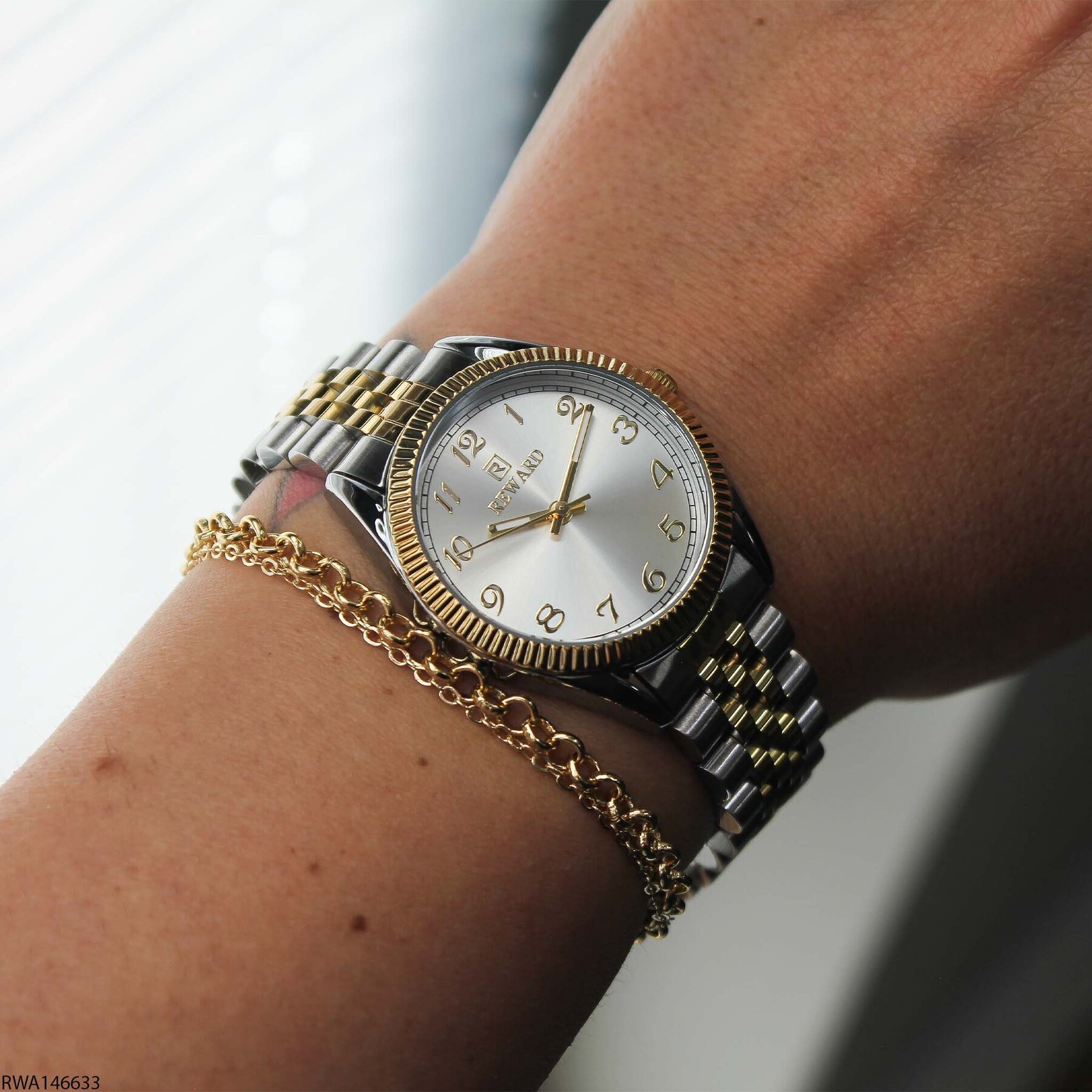 Reward RWA146633 Çelik Kordonlu Kadın Kol Saati