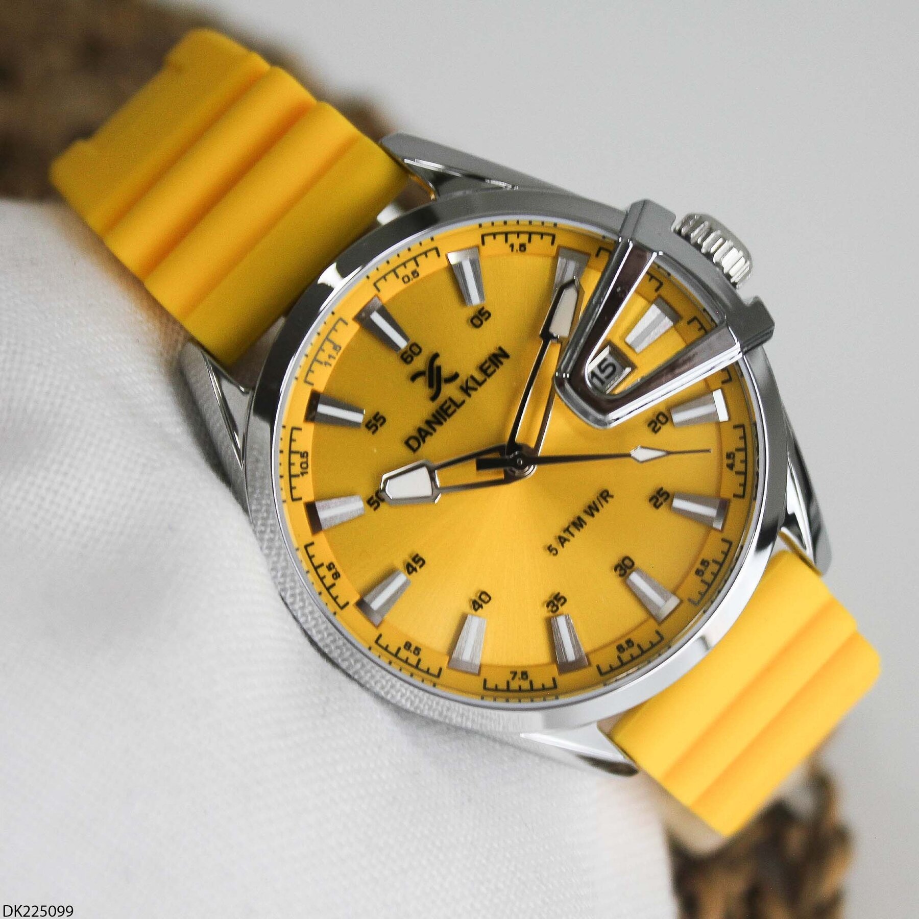 Daniel Klein DK225099 Silikon Kordonlu Erkek Kol Saati