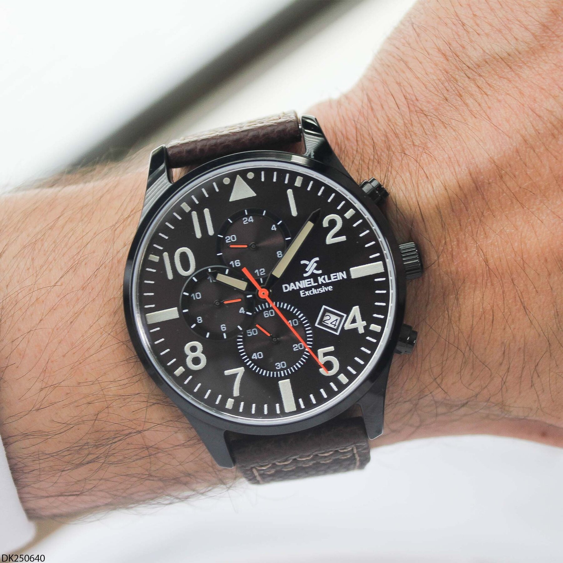 Daniel Klein DK250640 Deri Kordonlu Erkek Kol Saati
