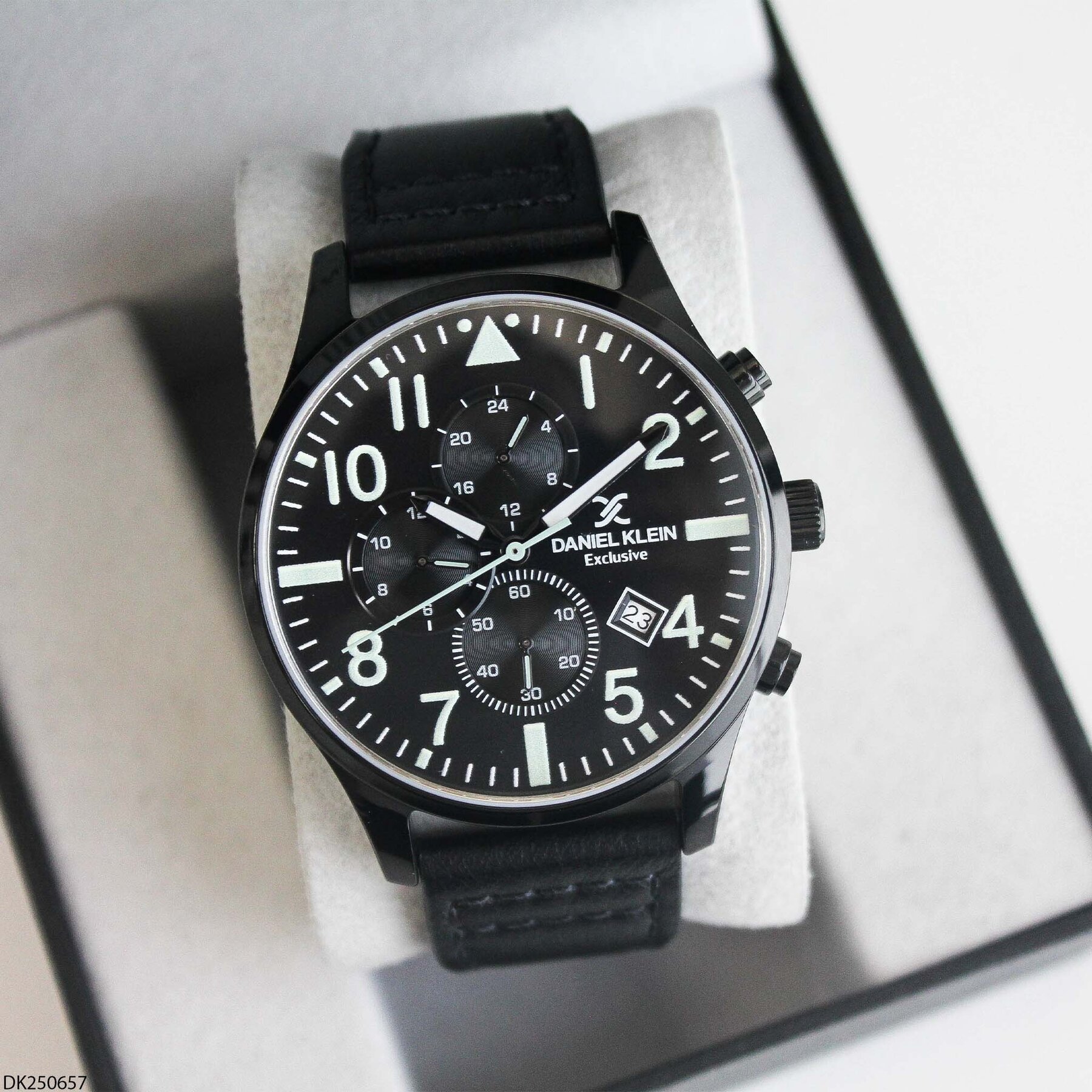 Daniel Klein DK250657 Deri Kordonlu Erkek Kol Saati