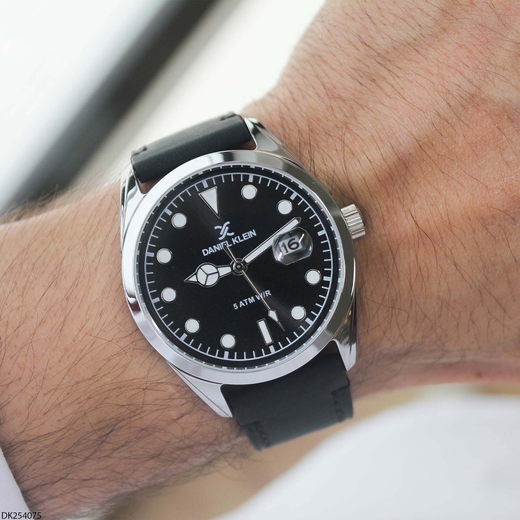 Daniel Klein DK254075 Deri Kordonlu Erkek Kol Saati