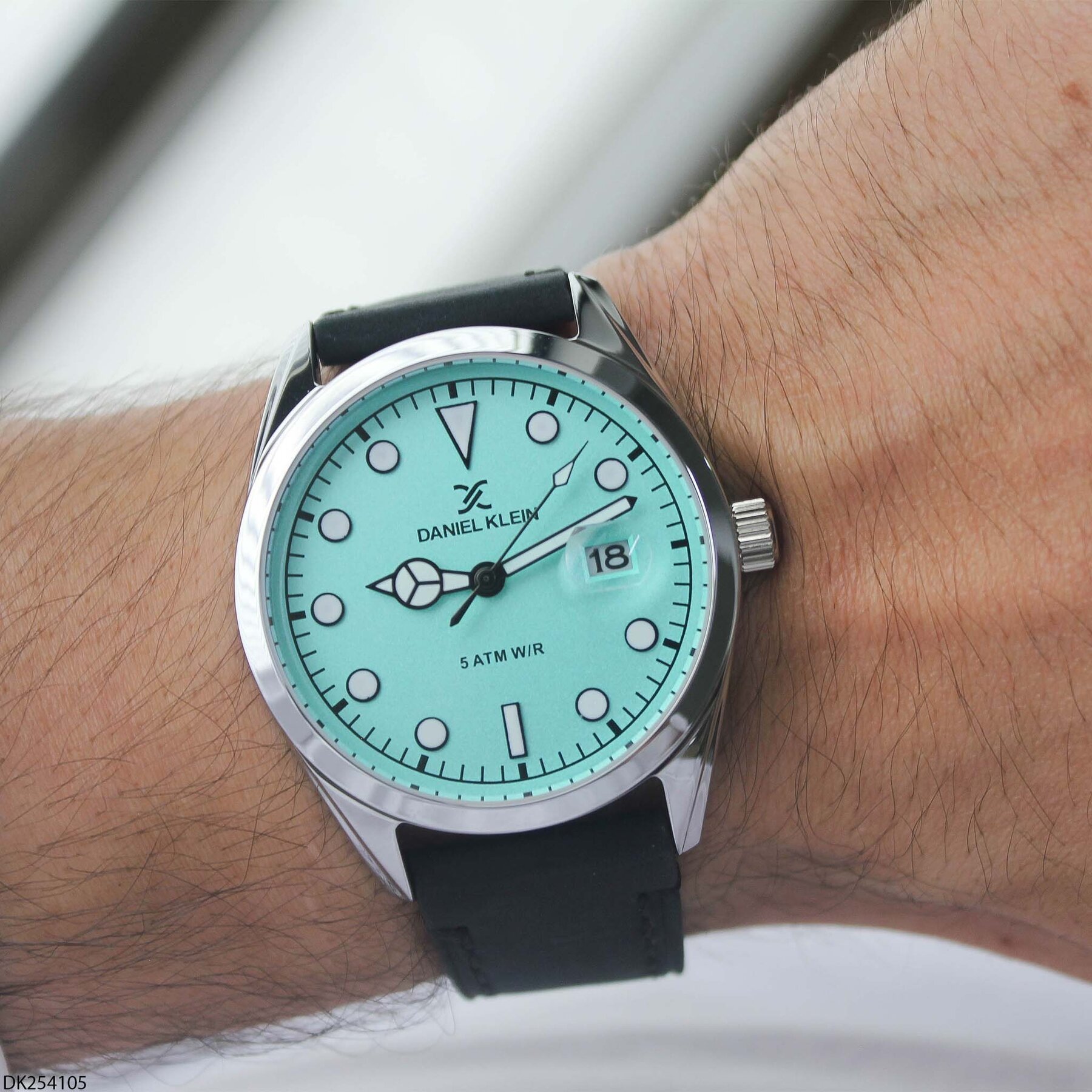 Daniel Klein DK254105 Deri Kordonlu Erkek Kol Saati