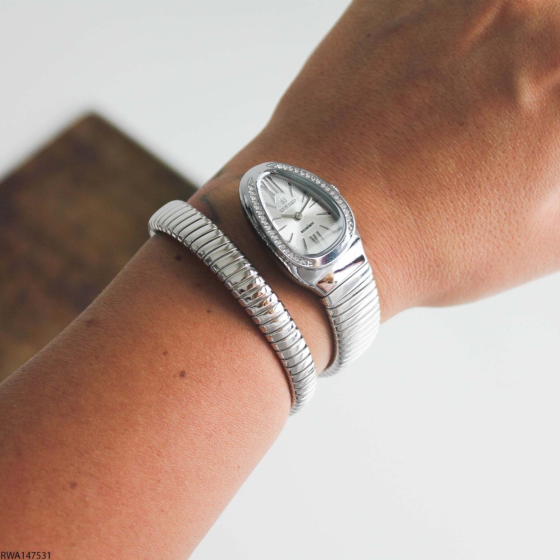 Reward RWA147531 Çelik Kordonlu Kadın Kol Saati