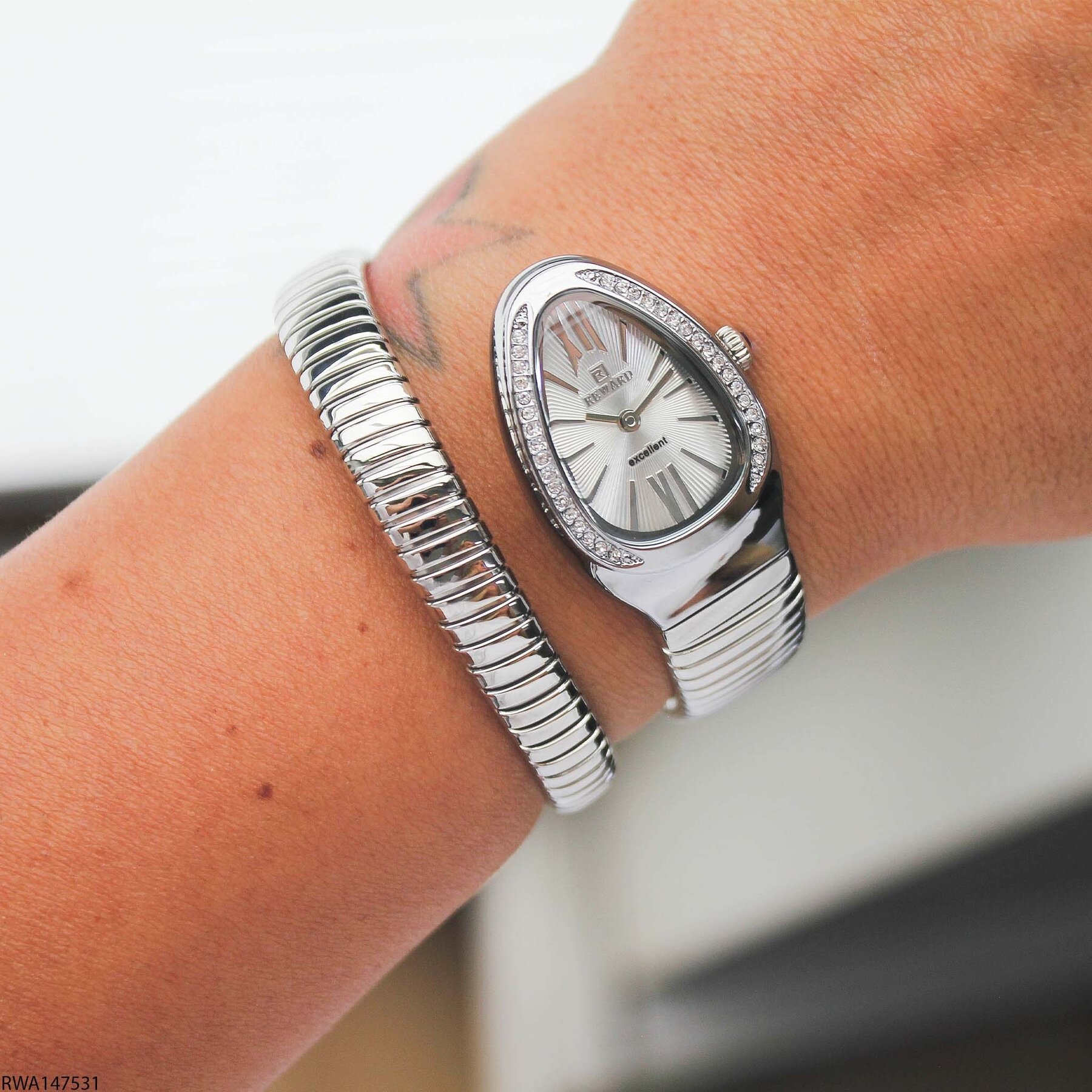 Reward RWA147531 Çelik Kordonlu Kadın Kol Saati