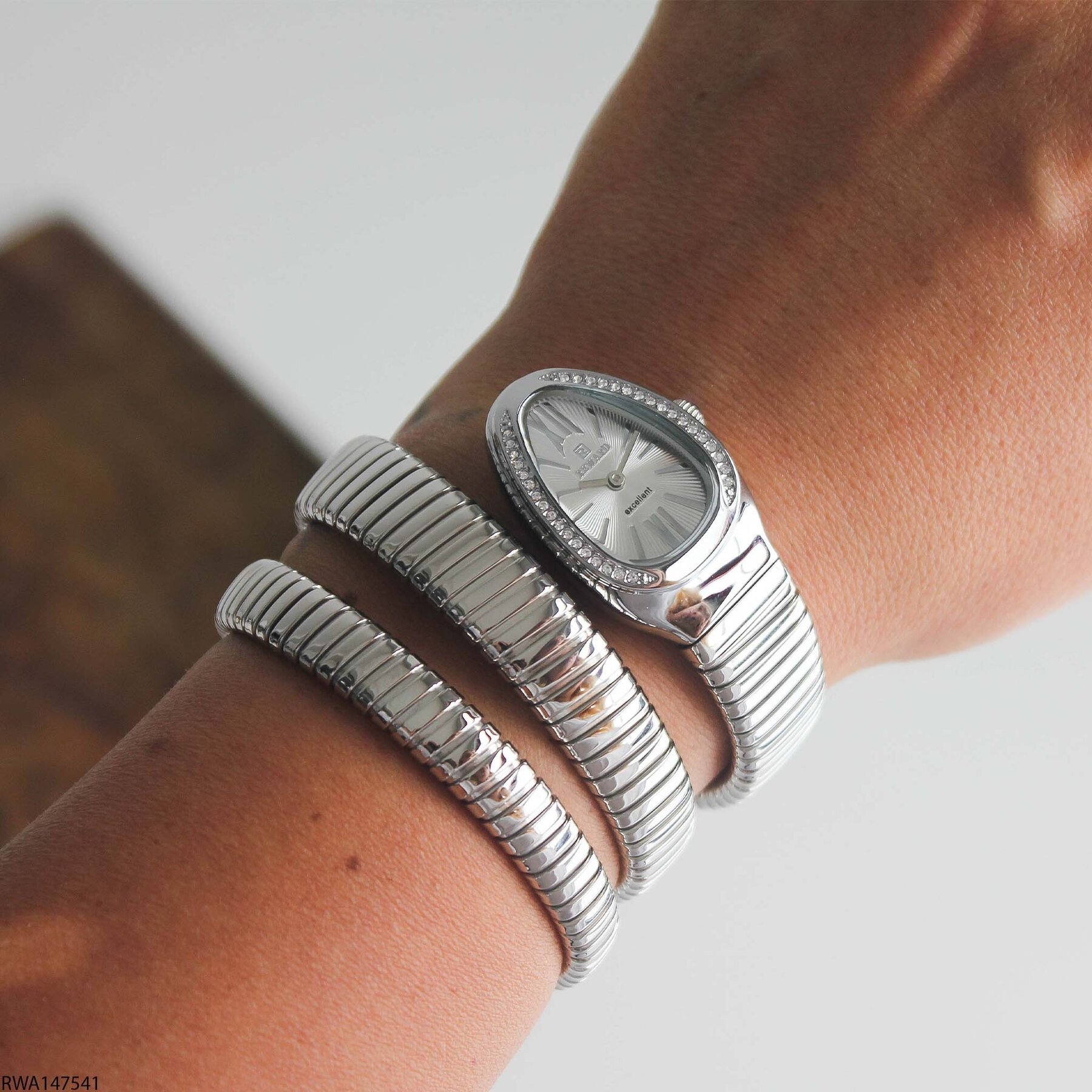 Reward RWA147541 Çelik Kordonlu Kadın Kol Saati