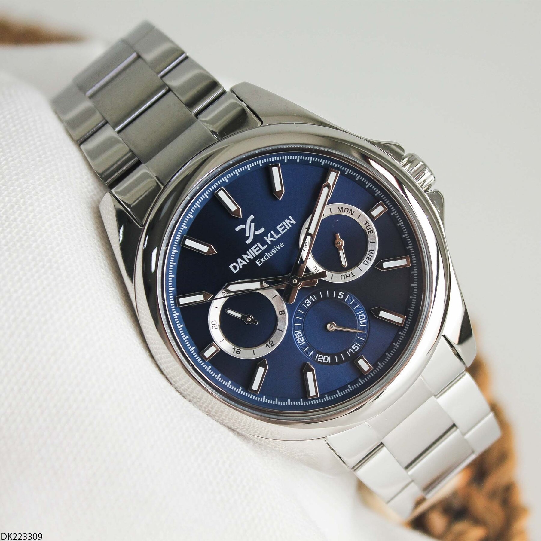 Daniel Klein DK345995 Steel Strap Men Watch