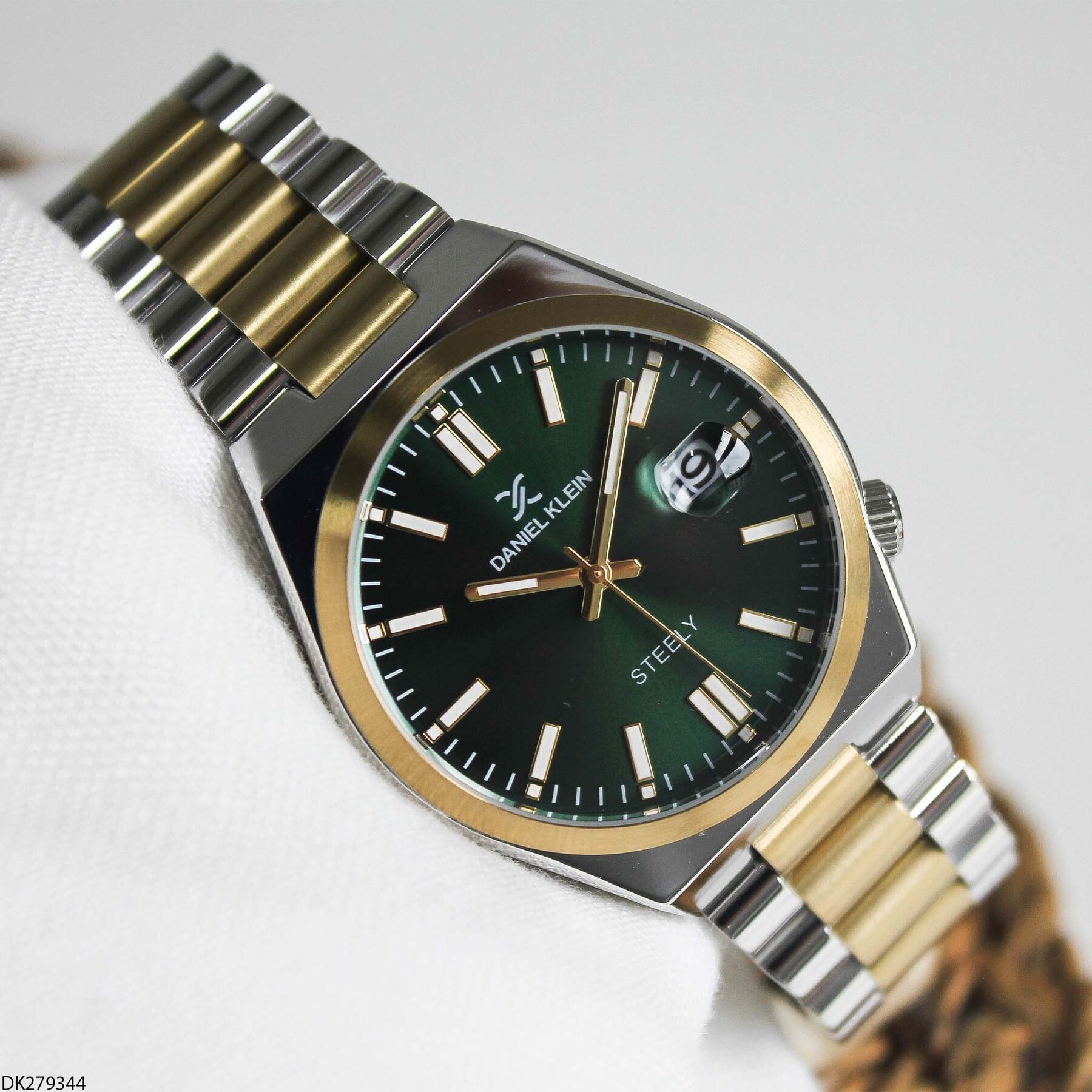 Daniel Klein DK453126 Steel Strap Men Watch