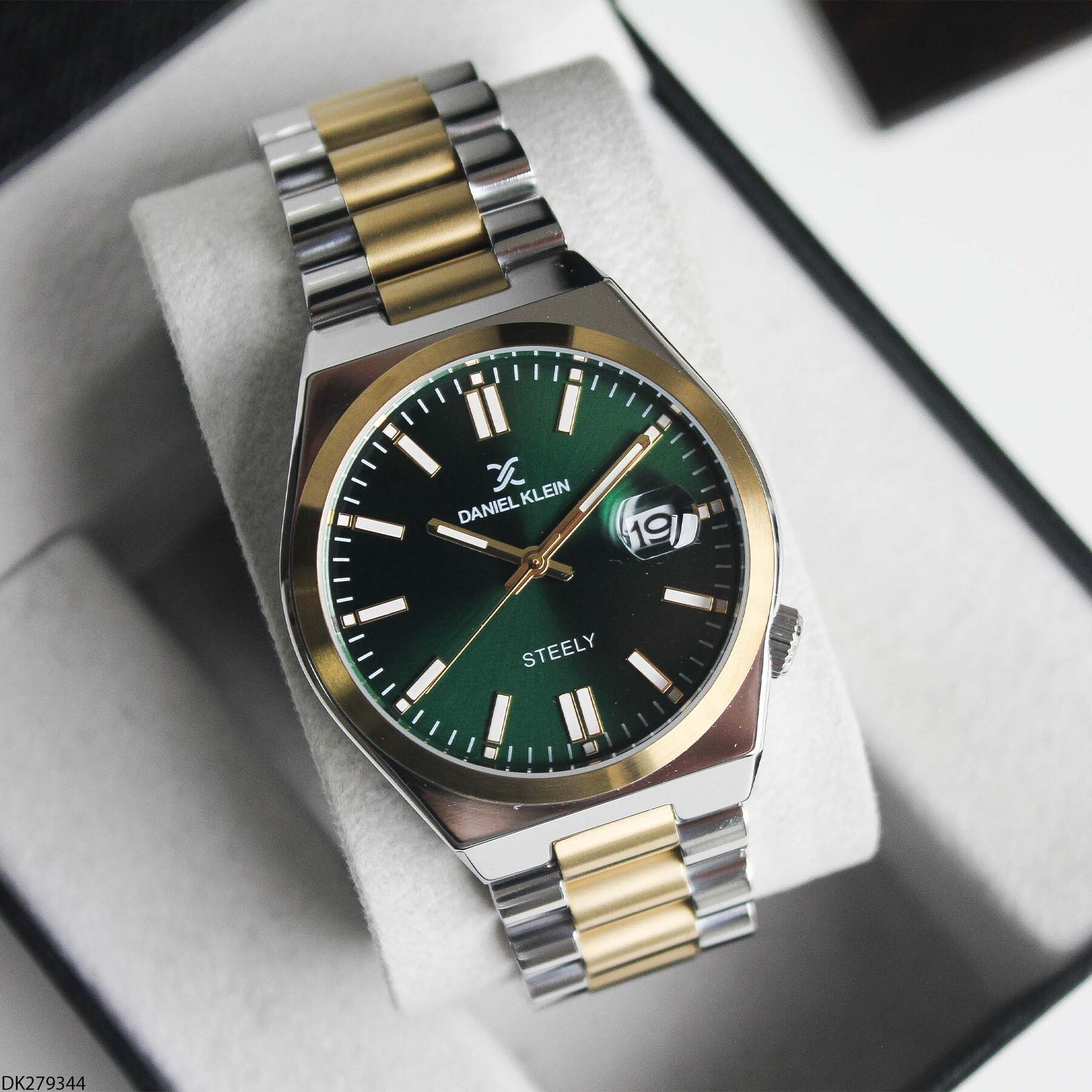 Daniel Klein DK453126 Steel Strap Men Watch