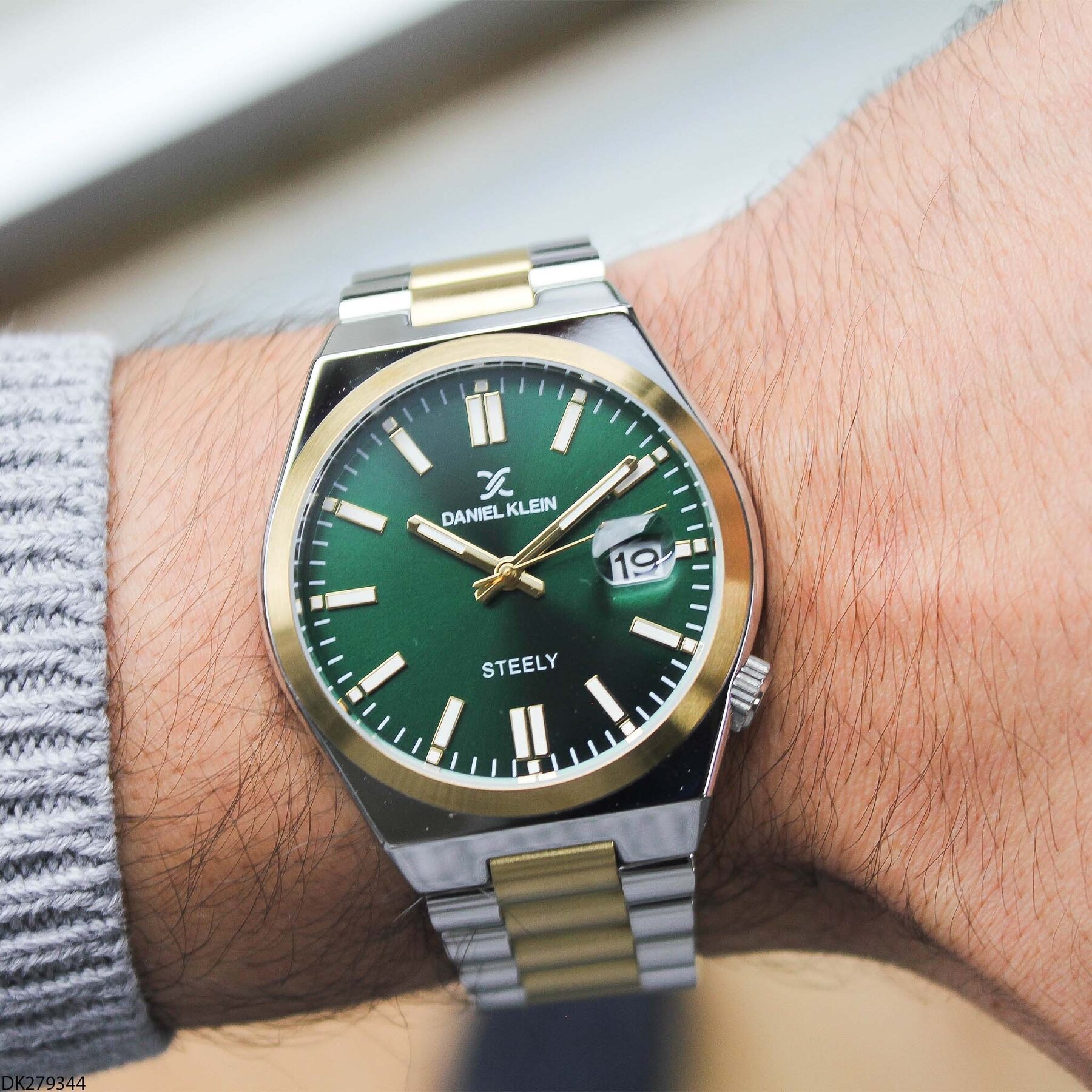 Daniel Klein DK453126 Steel Strap Men Watch