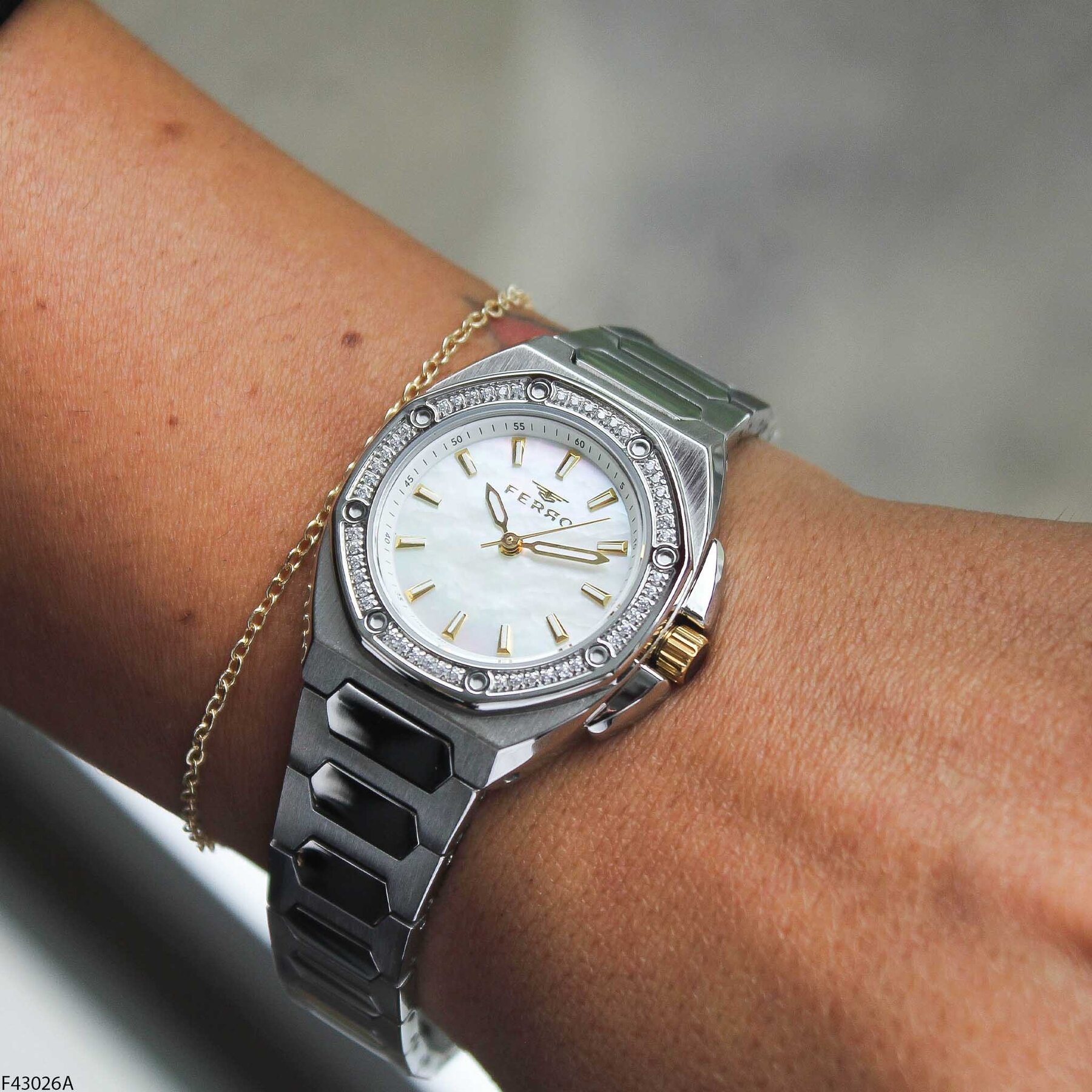 Ferro F43026A Steel Strap Women Watch