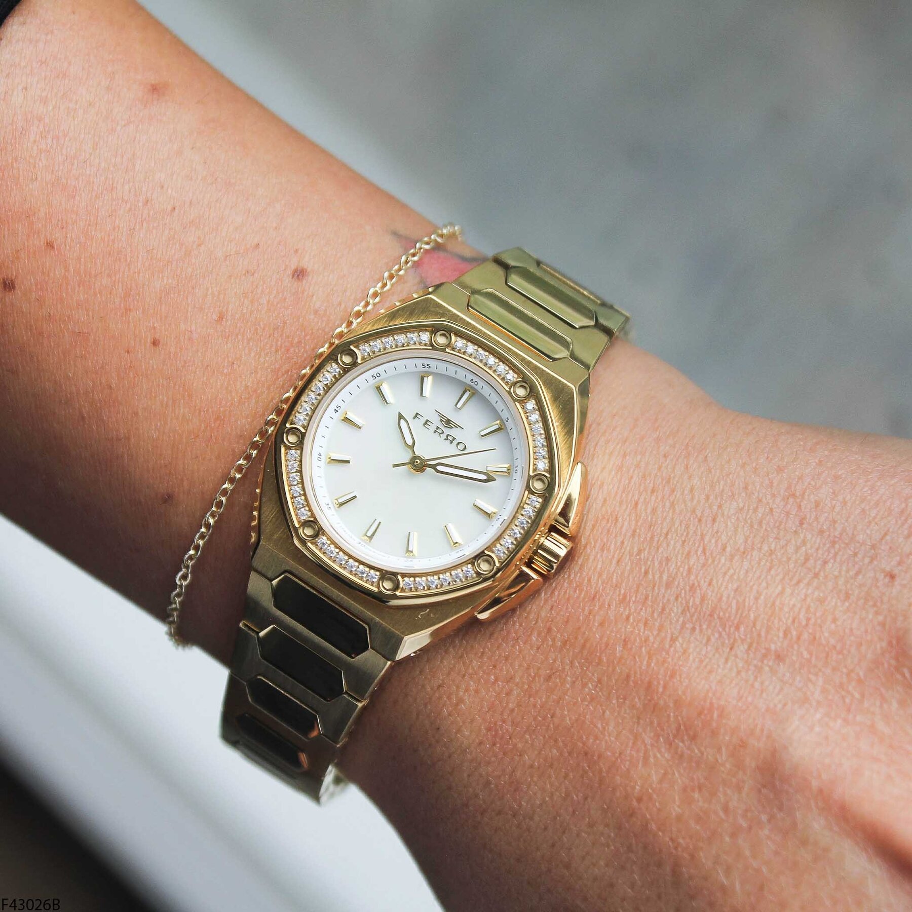 Ferro F43026B Steel Strap Women Watch