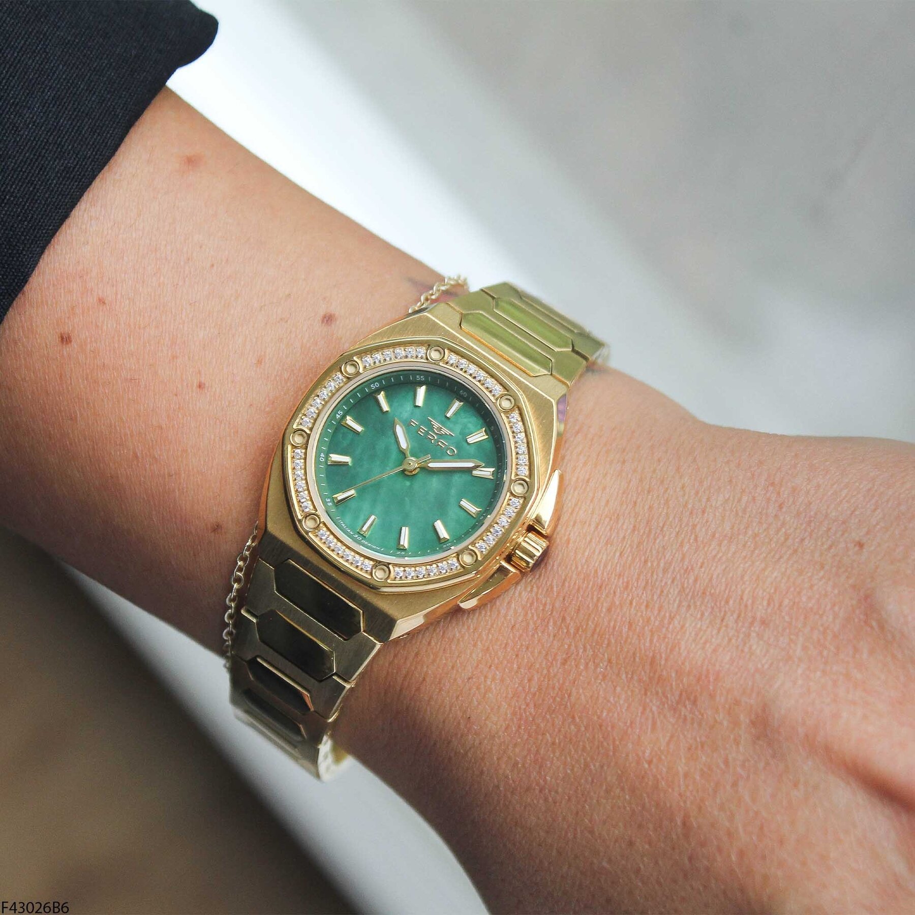 Ferro F43026B6 Steel Strap Women Watch