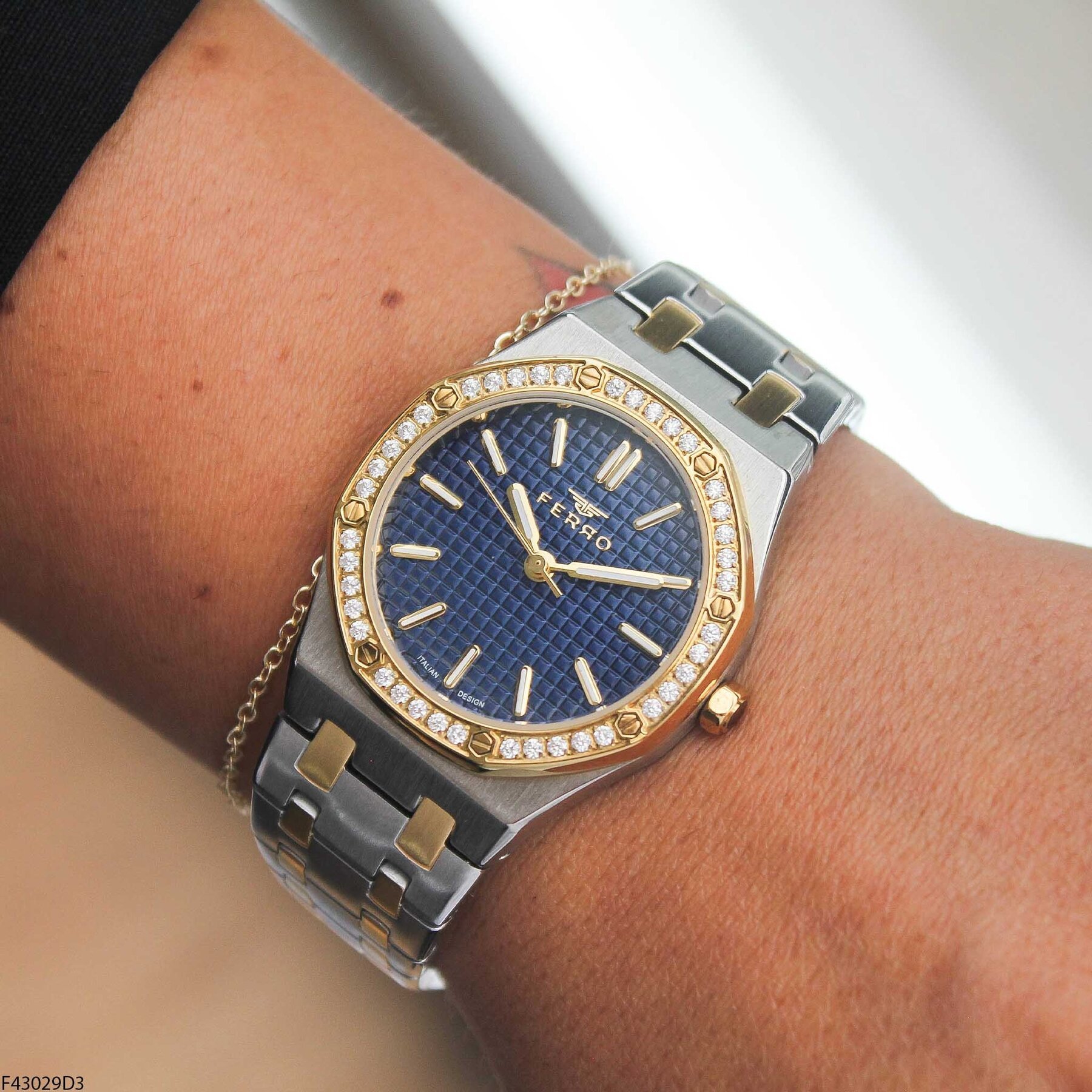 Ferro F43029D3 Steel Strap Women Watch