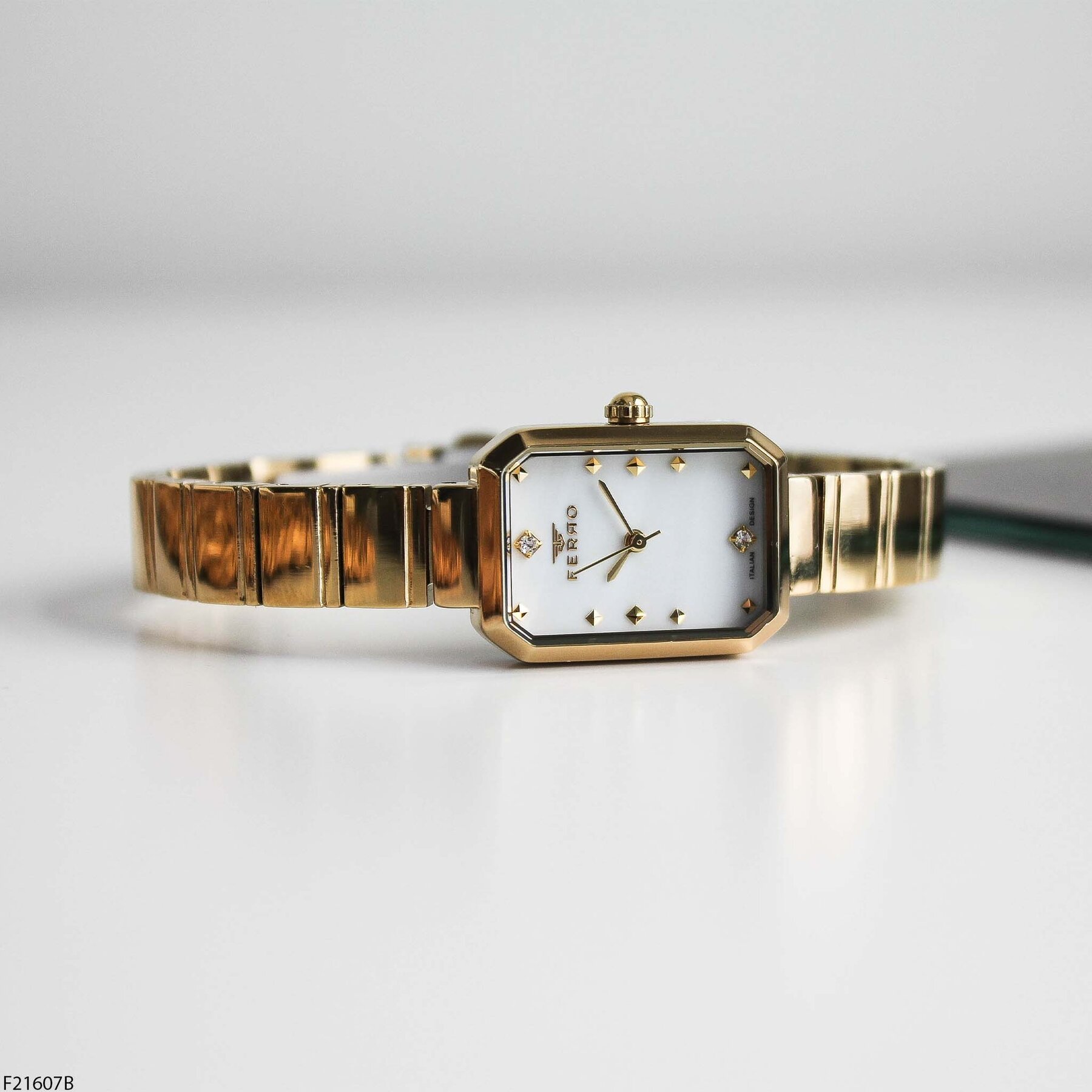 Ferro F21607B Çelik Kordonlu Kadın Kol Saati