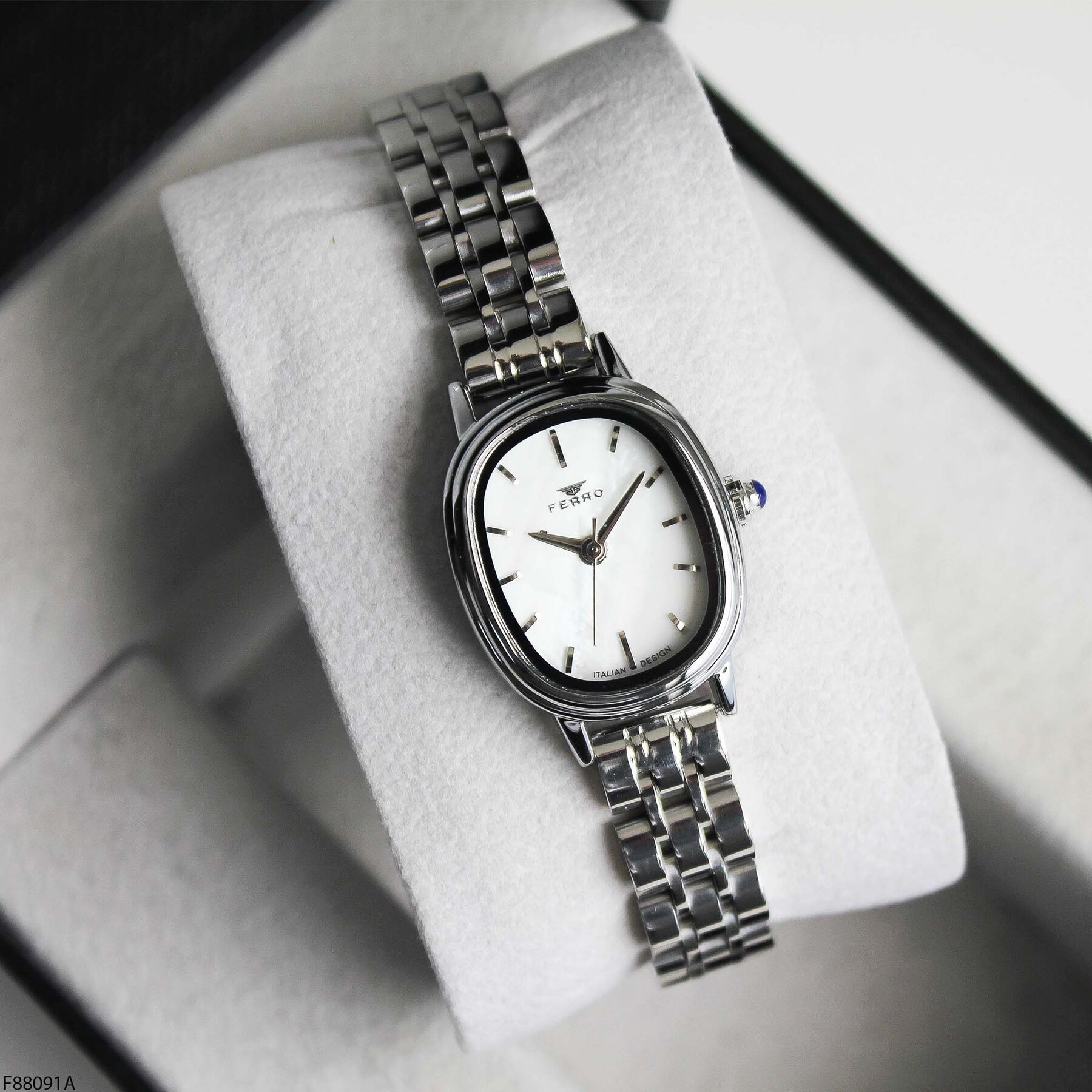 Ferro F88091A Çelik Kordonlu Kadın Kol Saati