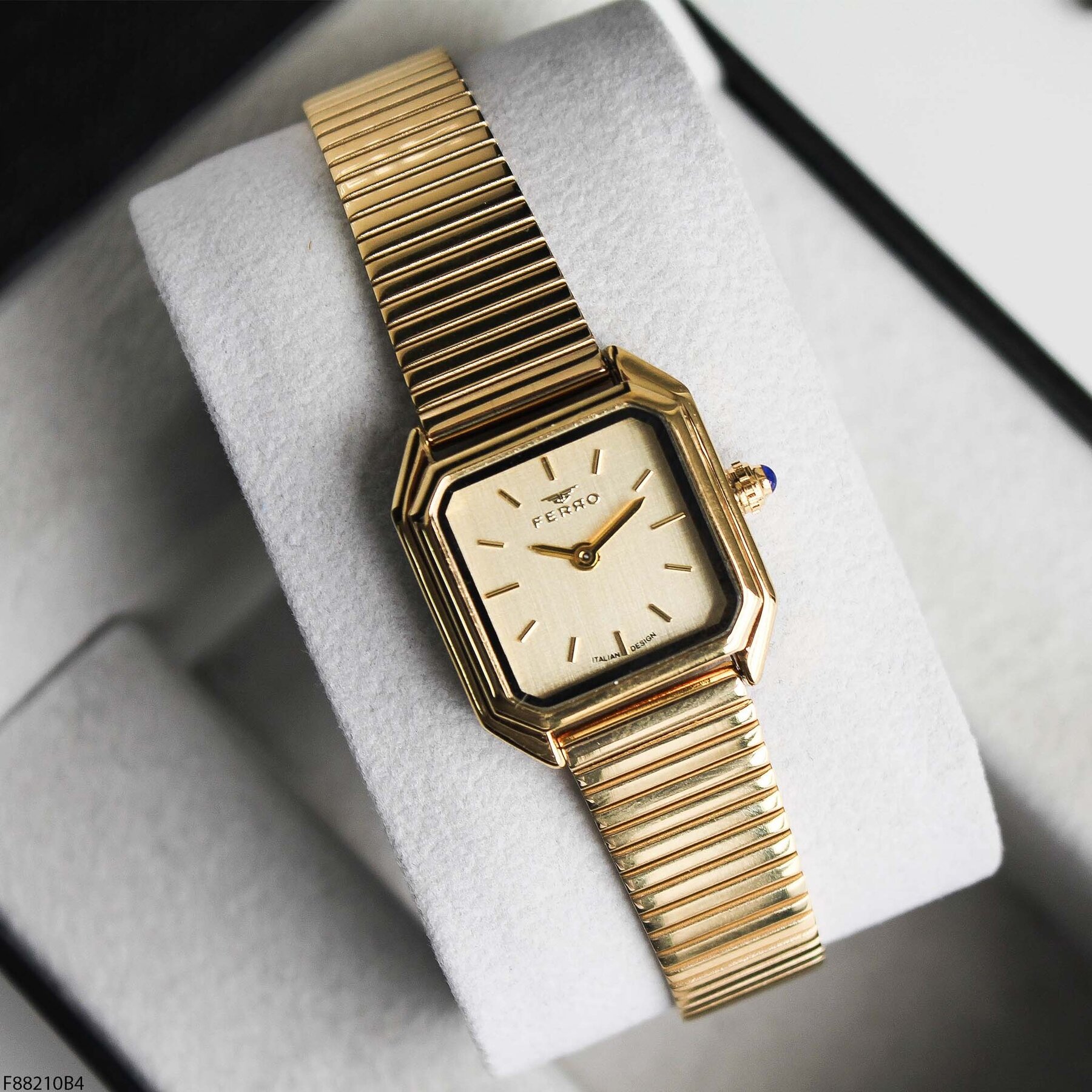 Ferro F88210B4 Çelik Kordonlu Kadın Kol Saati