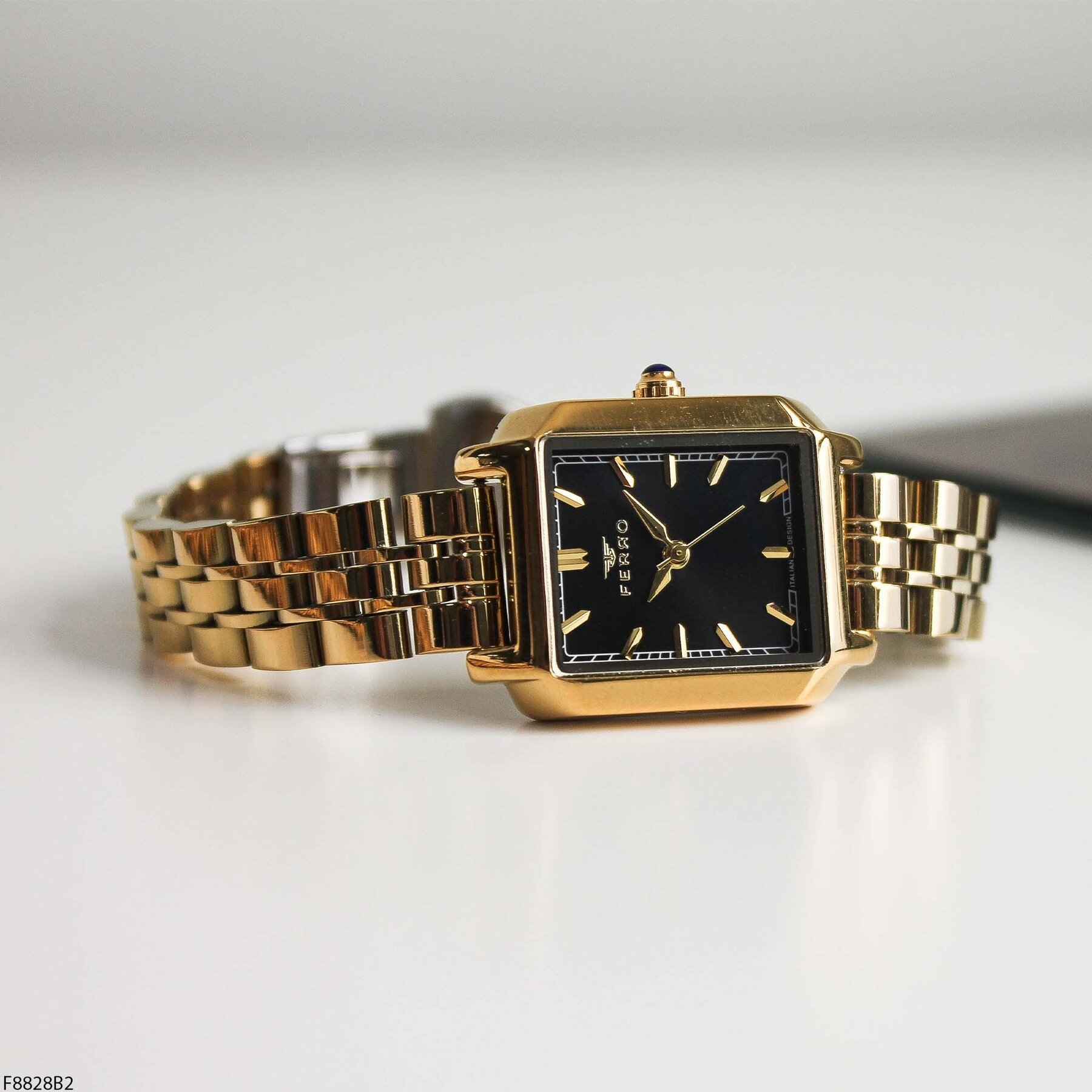 Ferro F8828B2 Çelik Kordonlu Kadın Kol Saati