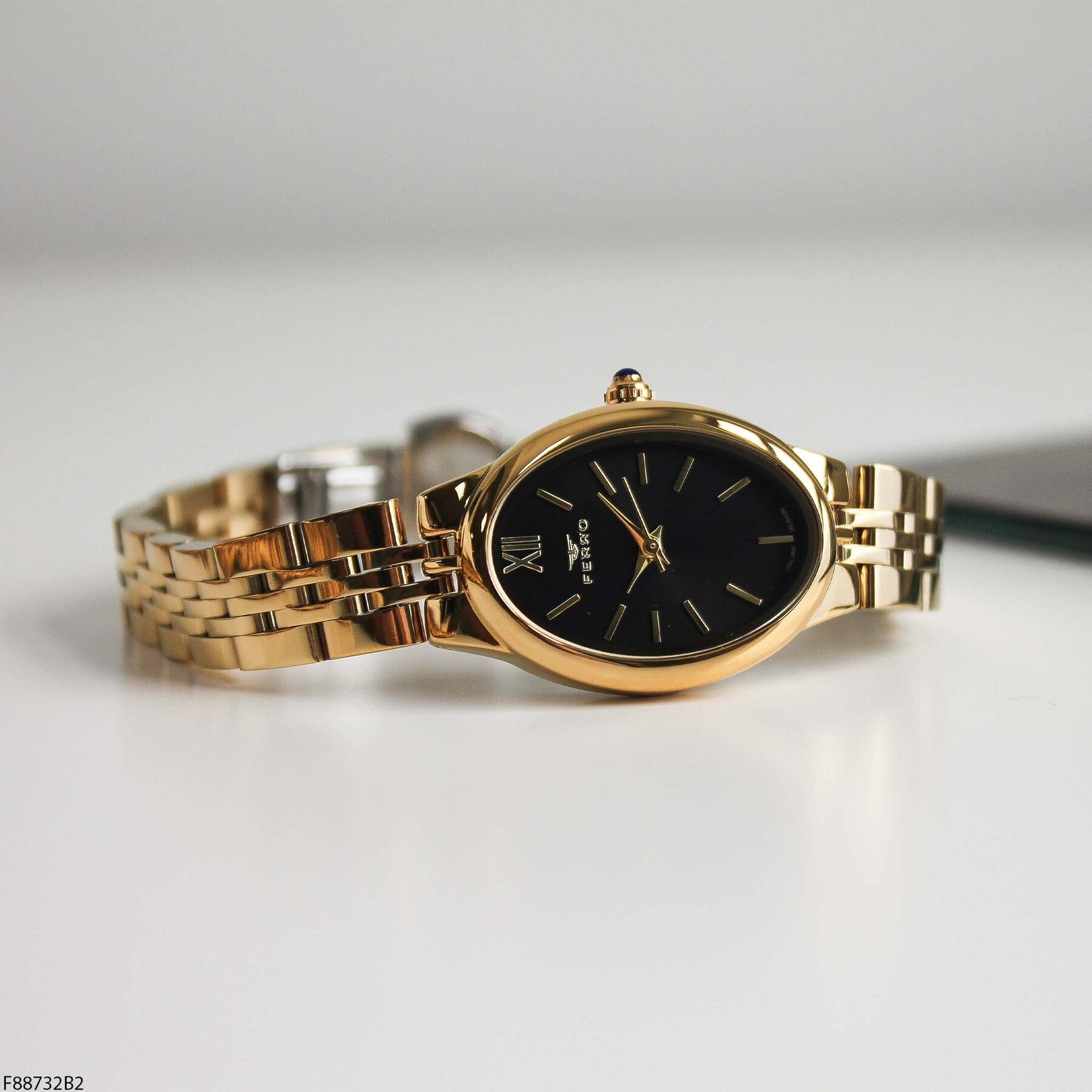 Ferro F88732B2 Çelik Kordonlu Kadın Kol Saati